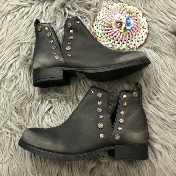 Musse And Cloud Roaster Stuuded Ankle Boots Black - Picture 1 of 9